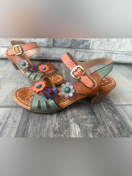 Shoes - NEW L'Artiste by Spring Step Yovela  Floral Leather Sandals Size 39